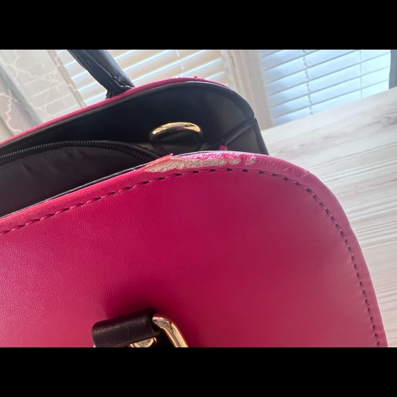 Pink and black purse - Picture 3 of 3